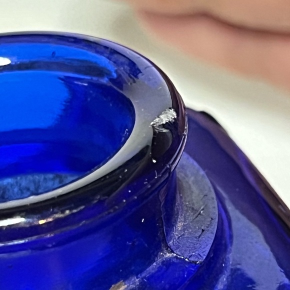 Vintage Colbalt Blue Glass Inkwell - Picture 7 of 7